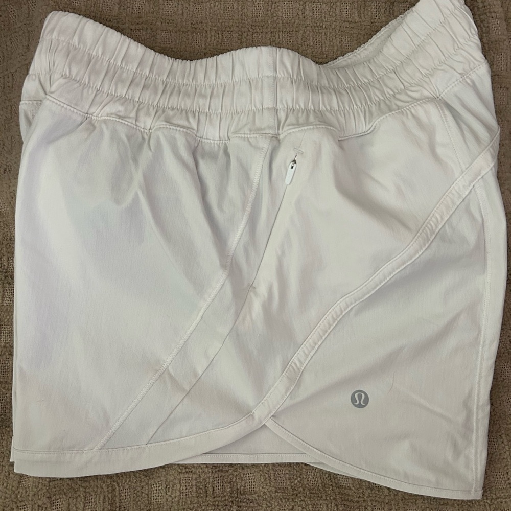 Lululemon Cream Athletic Skirt with Zip Pocket